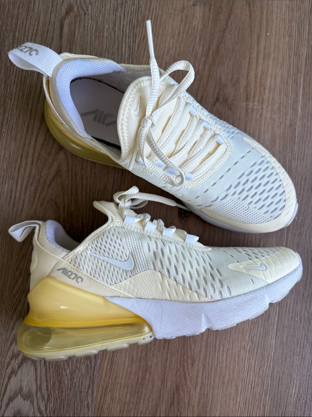 Nike Air Max 270 Women’s Sneakers Cream and Yellow